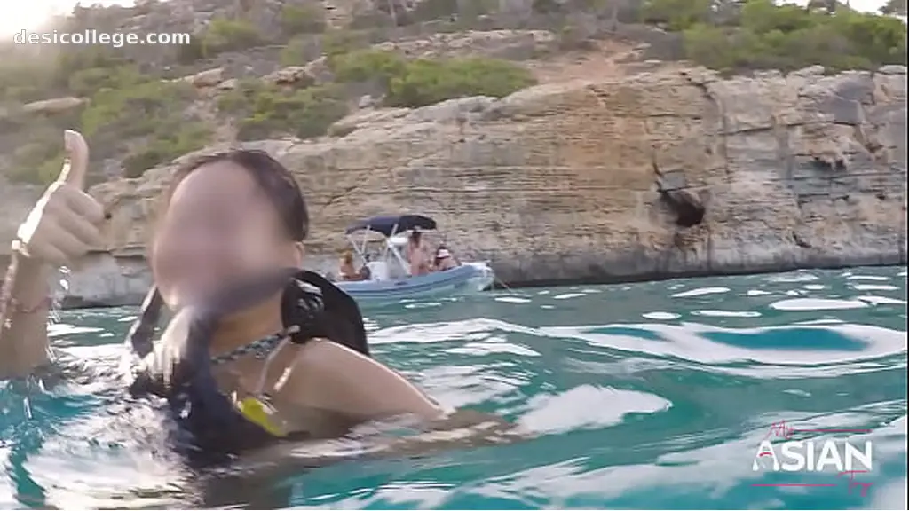 POV REAL Outdoor public sex, showing pussy and underwater creampie
