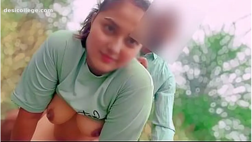 Seductive Ananya Ki Chhupke Nipple Chusai