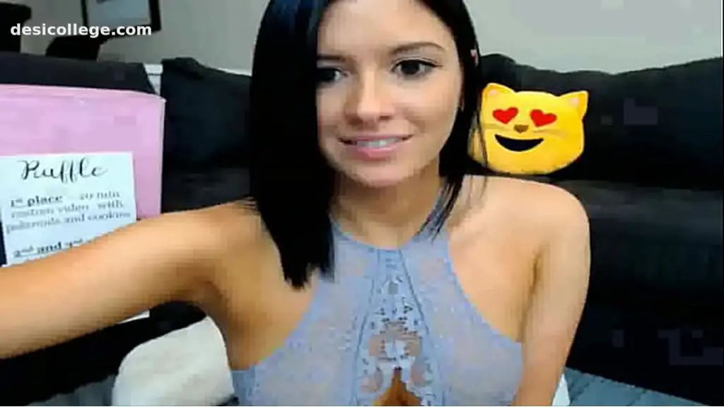Sexy brunette shows off her ass and her nice breasts on cam