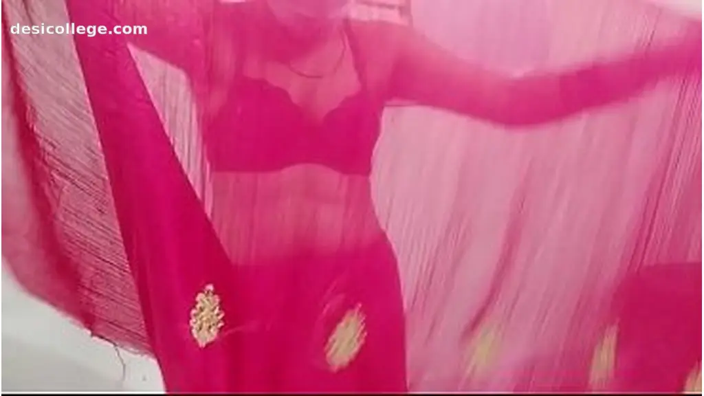 Shikha bhabhi ne chudwane ke baad saari pahni