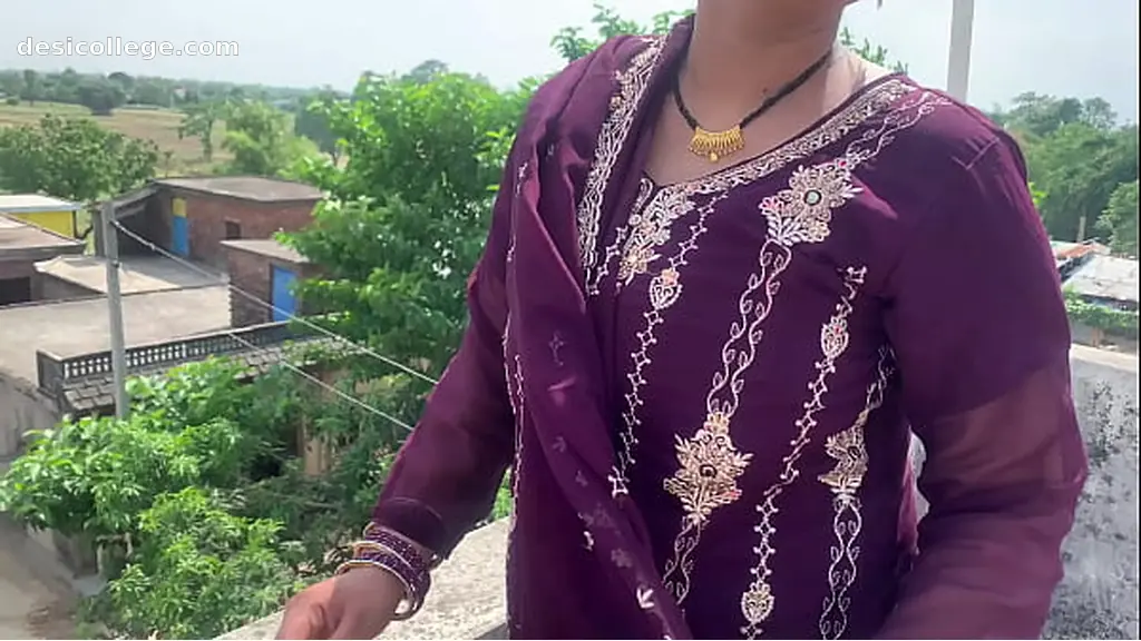 Trending Bhojpuri desi Bhabhi gave me full pleasure of her pussy and body Hindi Audio - Hot Capture
