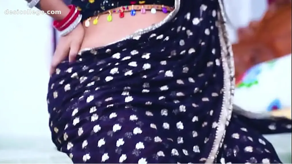 Trending Big Boobs Indian Hot Bhabhi Fucked While Cooking - Desi Sex