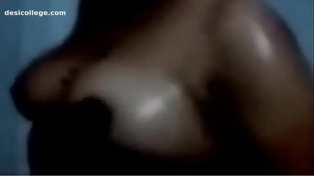 Trending Desi Anu bathing