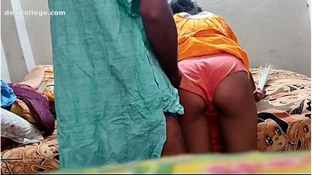 Trending Desi bhabhi ki doggy style chudai hard