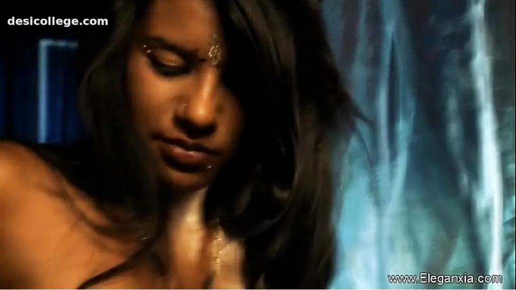 Trending Desi MILF Babe Lust And Power