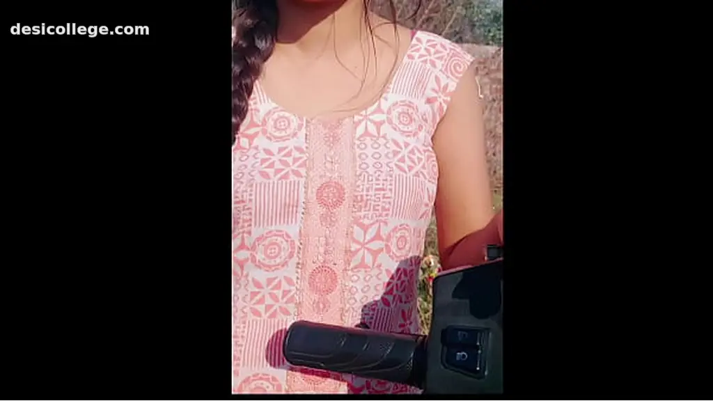 Trending Desi randi ko sadak se utha kar choda