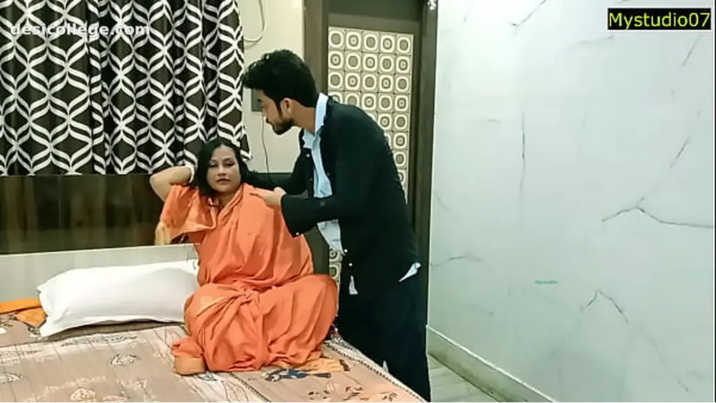 Trending Desi stepmother in law fucked by stepdaughter husband! Viral jobordosti sex with audio