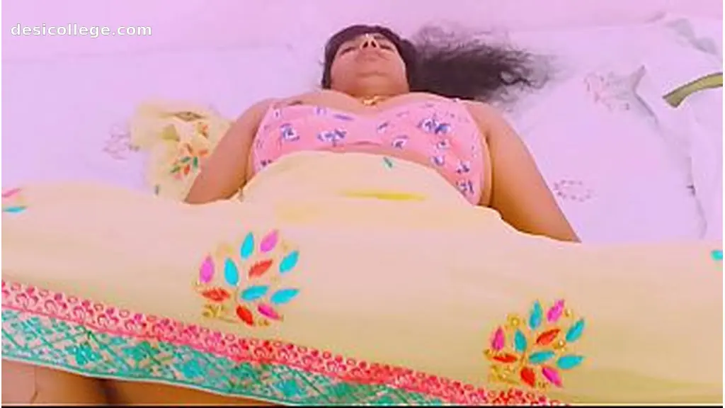 Trending Desi wife cheating husband fucking husband& father crezy fucking telugu adio dirty talks.