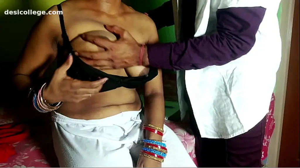 Trending Doctor fucks patient girl& pussy in hindi voice