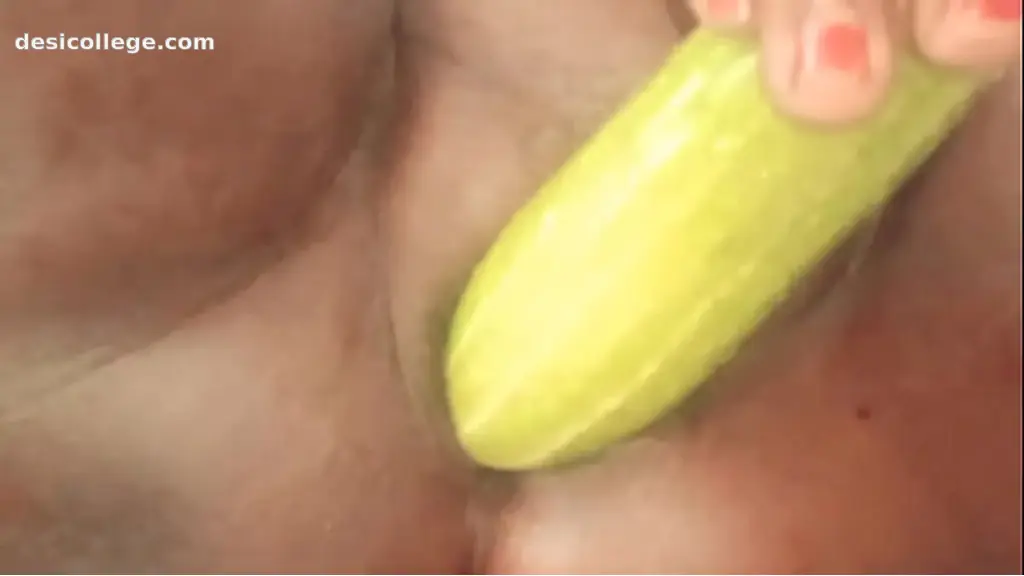 Trending Newly Indian village Girl Fucking Vegetable