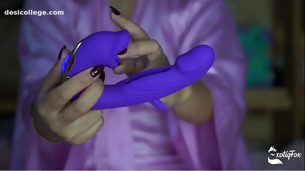 UNBOXING DRAGON THRUSTING DILDOS AND NEW VIBRATORS - ExotiqFox Solo Gooner Girl Sex Toy Unboxing