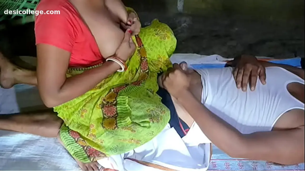 Uncut bhabhi was full romance with devar and fucking