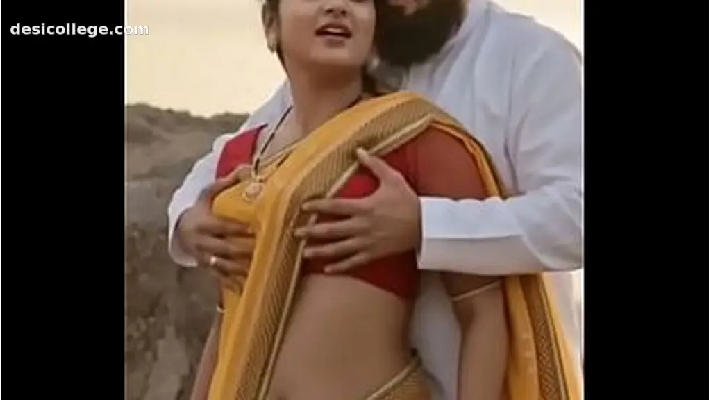 Uncut Desi bhabhi saree boobs press romance