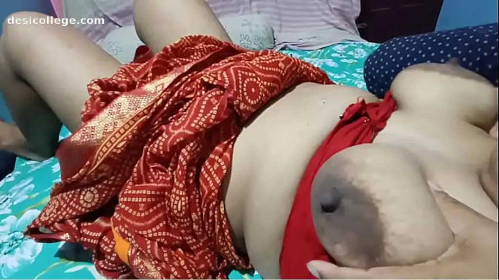 Uncut Desi Bhabi Priya Hot Fucking with her Lover