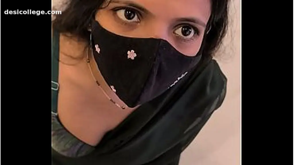 Uncut Hot Bhabhi gets dirty with Devar while husband was out