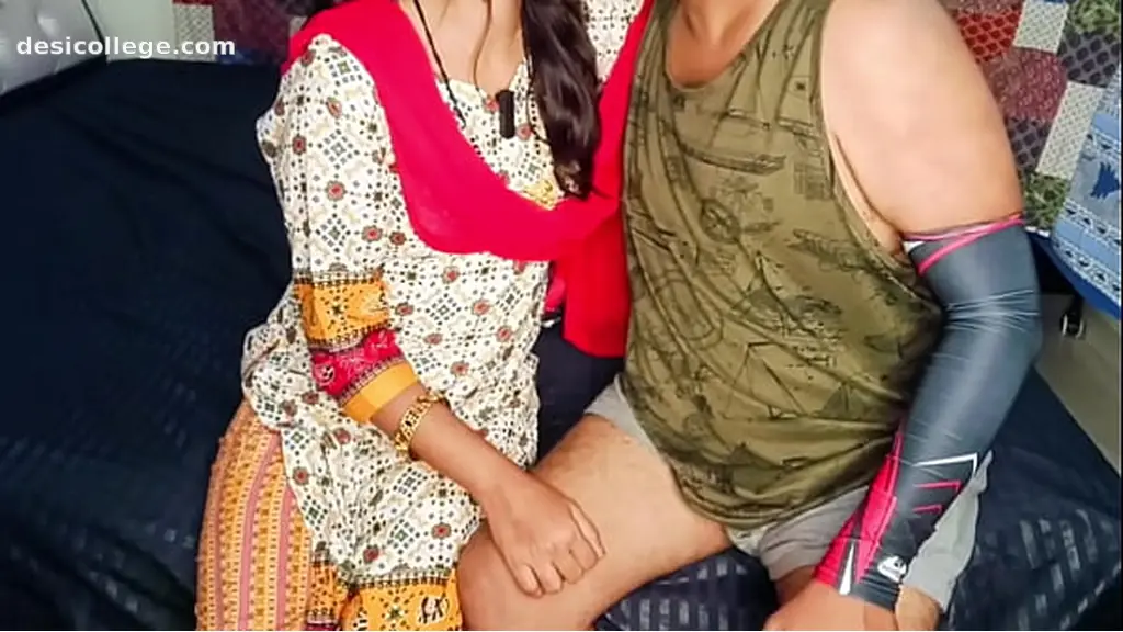 Uncut MAMI KO PAISE KAMANE KA ASAAN TARIKA BATAKAR BHANJE NE KHOOB CHODA