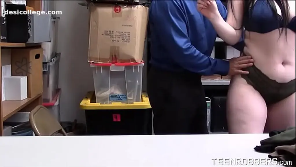 Uncut Perv Man Fingering Curvy Teen Thief - Teenrobbers.com