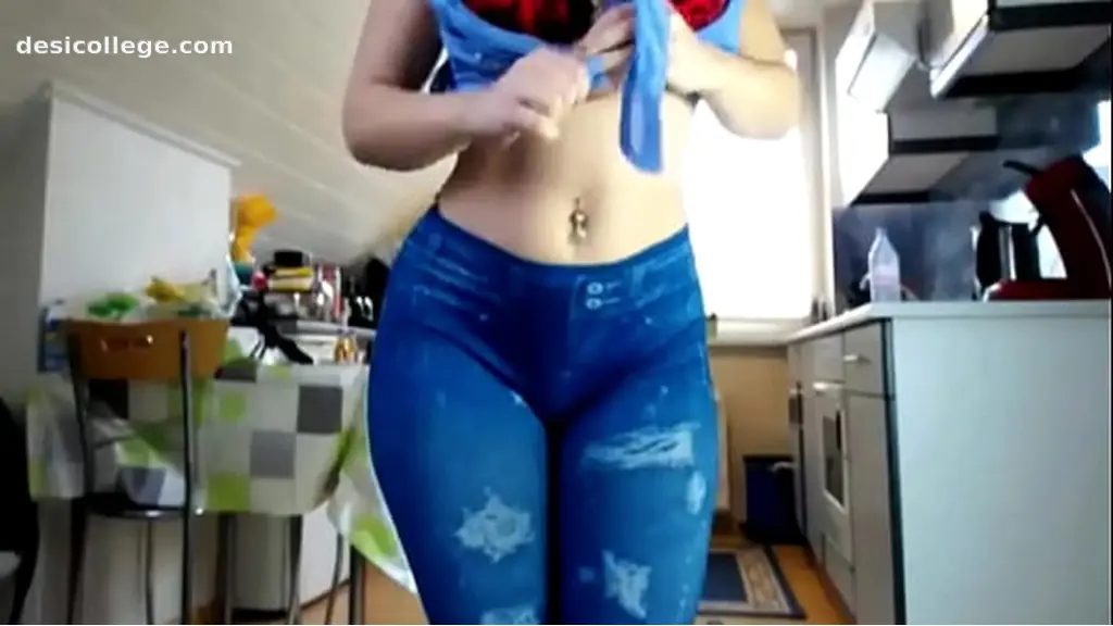 Uncut sexydea playing on live webcam