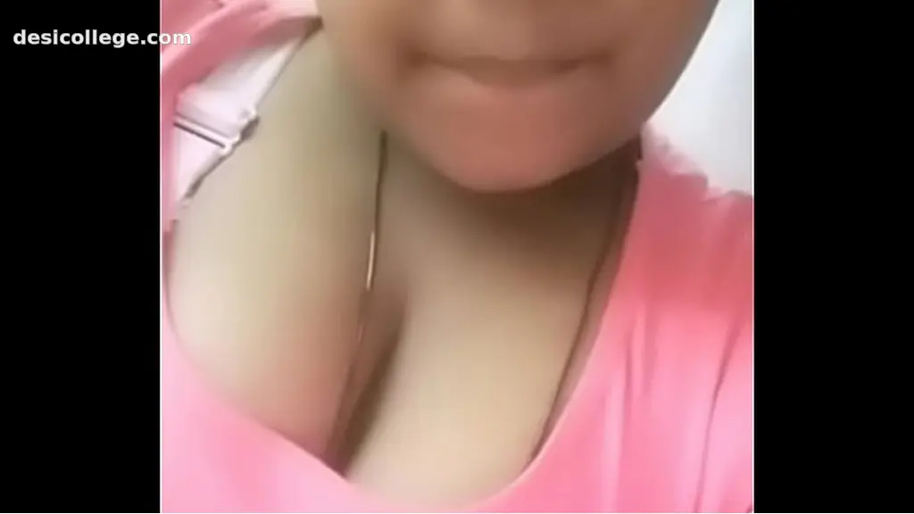 Viral Desi girl p. Mpl boobs show in cam