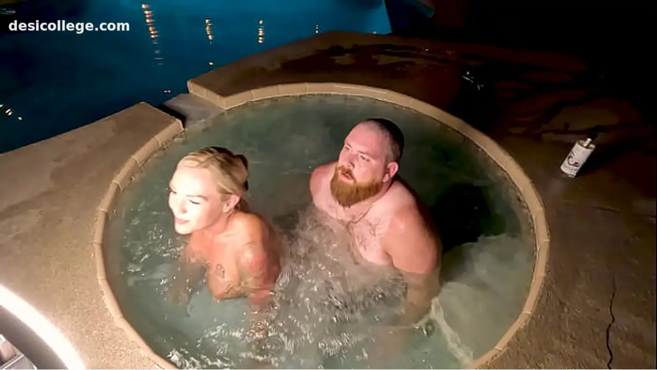 Viral Hot Tub Sex With Blonde Cheating Wife Deliah Grace