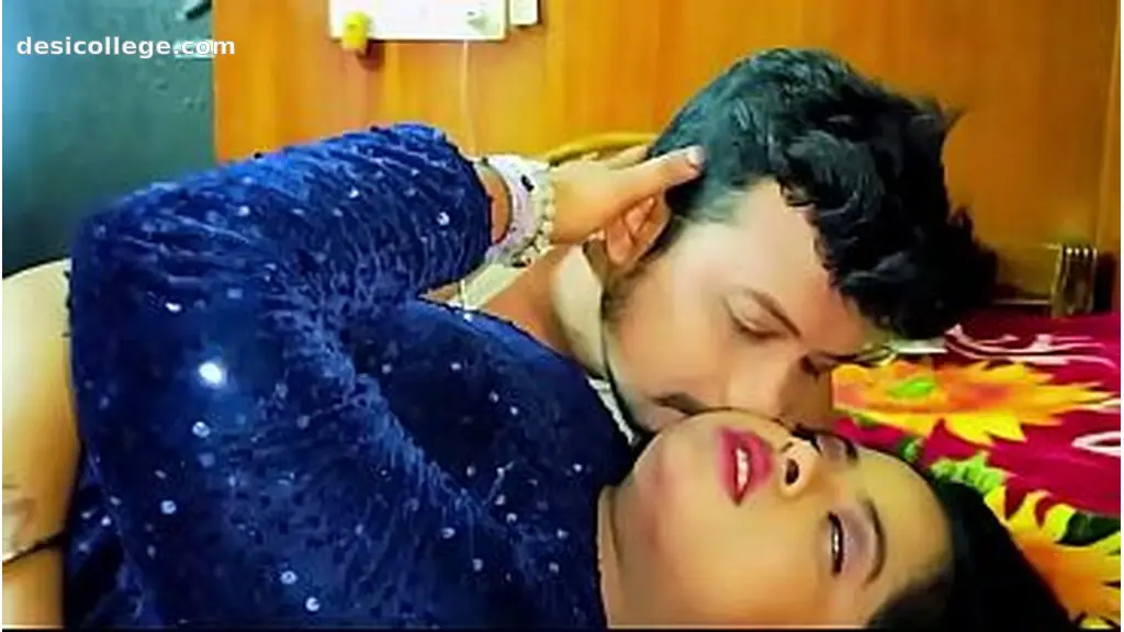 Viral Indian MILF On Her Wedding Anniversary Giving Deepthroat Blowjob
