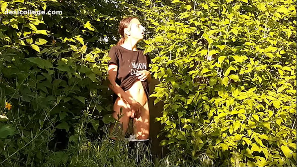Viral Risky public female masturbation in nature - Girls fly orgasm
