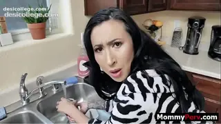 Amateur Crazy stepmom wants stepson to impregnate her