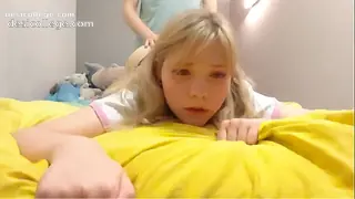 Amateur Fucked a cutie for distracting her from the computer