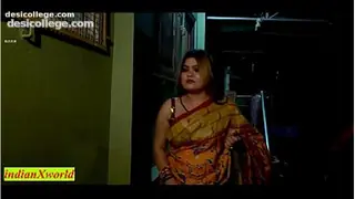 Amazing Sex with Beautiful Neighbor Bhabhi! Sudden Sex