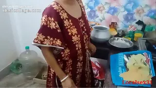 Badmaash Roommate GF Roshni Chhupke Pelai