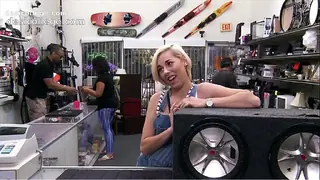 Full HD PAWN - Stevie Sixx Sells Her BF& Bass Amp For Cash, And Her Ass, Too
