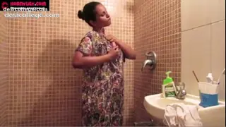 Hidden Cam Amateur Indian Babes Sex Lily Masturbation In Shower