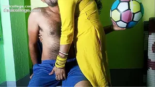 Indian girl sex playing pussy fucking with volleyball Coach! Girl Sex MMS - Viral Cam Show