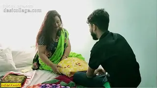 Indian hot beautiful Bhabhi one night stand sex! Amazing Hindi sex - Original Tape