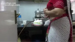 Just Leaked ▶ Leena Bhabhi Hot Navel Housewife 1