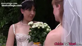 Leaked Australian bride tongued