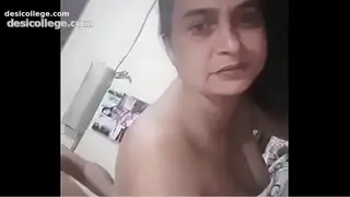 Cheating Wife Naina From Siliguri Bathroom me Chudai Full Chudai Video
