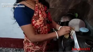 Thane Wali Desi GF Jungle Me Foreplay