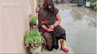 Trending Bhabhi ki garden me chudai ki