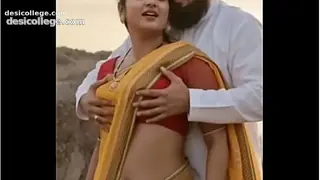 Uncut Desi bhabhi saree boobs press romance