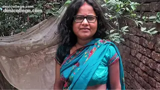 Uncut Desi wife hard-core fuking neighbour boy& outdoor