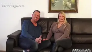 Uncut Ehefotzen Verleih - MILF von 2 Gefickt