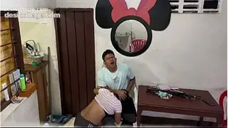 Video real se quedaron solos en casa y ella lo masturbo