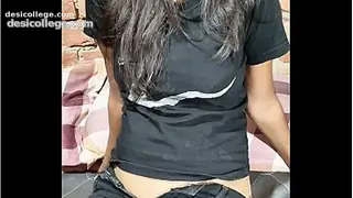 Viral Desi Wife&rsquo;s Shy Moments. Real Homemade Masti