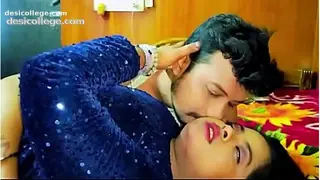 Viral Indian MILF On Her Wedding Anniversary Giving Deepthroat Blowjob